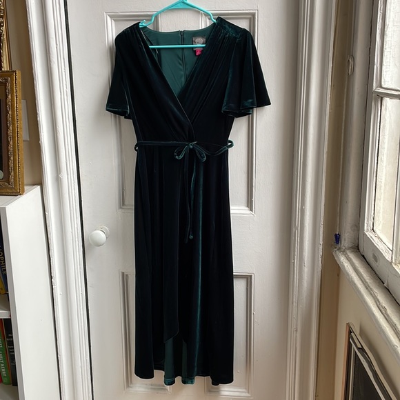 Vince Camuto Dresses | Green Velvet Faux Wrap Dress | Color: Green | Size: 2 | Guacamolly22's Closet